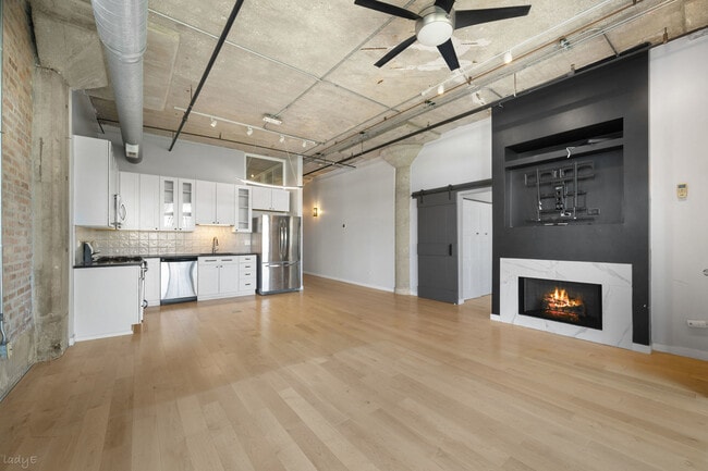 Building Photo - 1516 S Wabash Ave