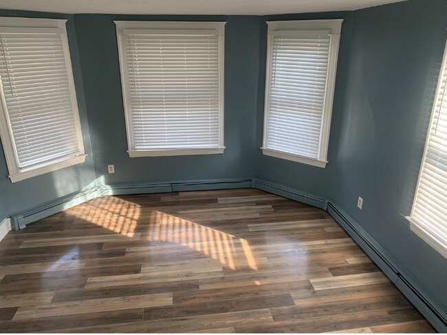 Foto del edificio - 376 N Elm St