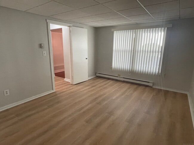 Foto del edificio - 949 Pleasant Valley Rd