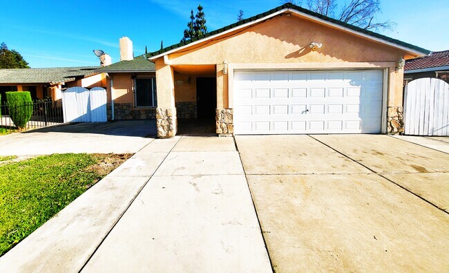 Foto del edificio - 8733 Lansdowne Dr