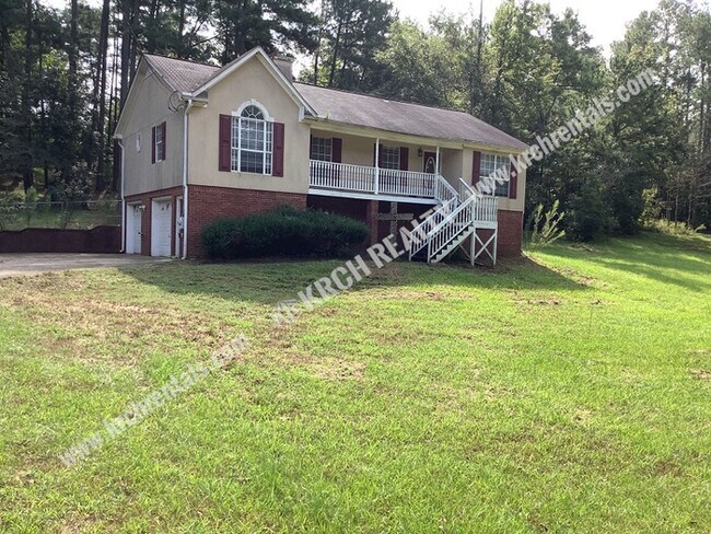 Building Photo - 3-Bed 2-Bath Home Located in a Quiet Neigh...