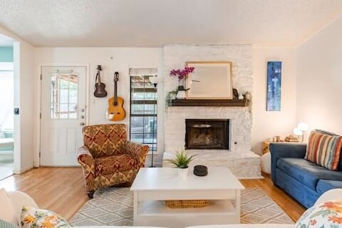 Building Photo - 1405 Wayne Dr
