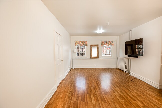 Building Photo - 720 Washington St