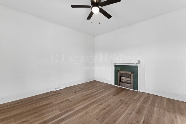 Foto del edificio - 1527 Farland Ave