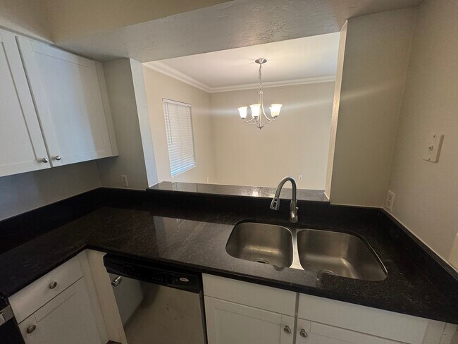 Foto del edificio - 1025 Foxfire Ln