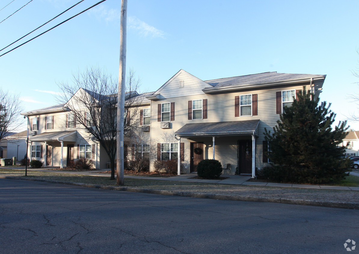 Foto del edificio - Birchwood Village Apartments