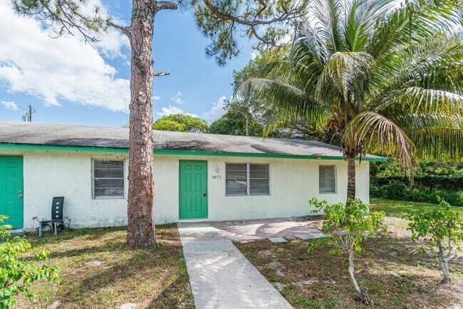 Building Photo - 4871 Gulfstream Rd