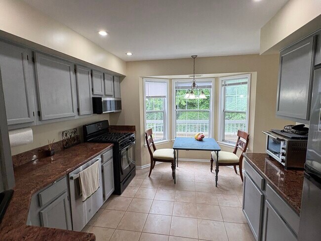 Cocina comedor - 113 Cascade Ct