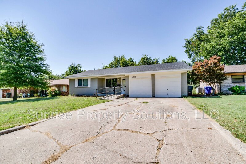 Photo - 1332 E Brooks St