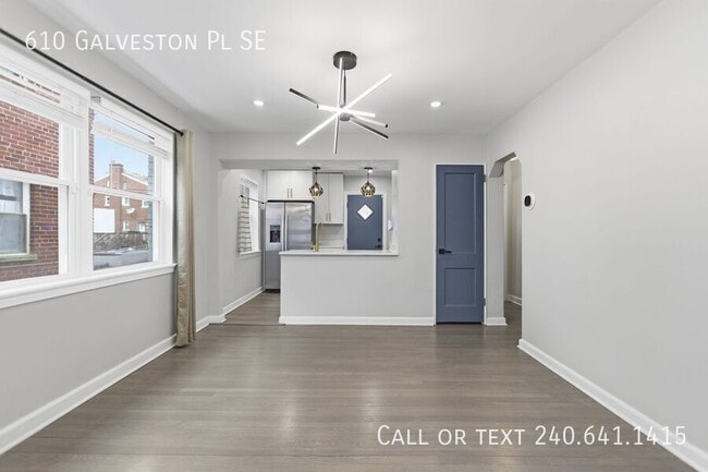 Building Photo - 610 Galveston Pl SE