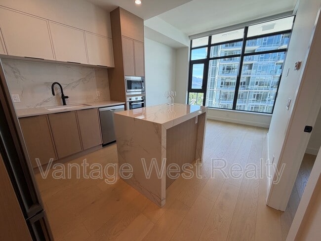 Building Photo - 3700-3700 Capozzi Rd
