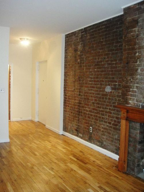 Foto del edificio - 446 W 47th St