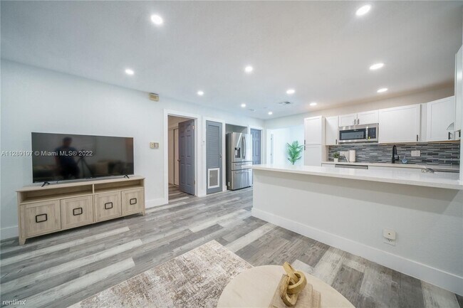 Foto del edificio - 4 br, 2 bath House - 6541 Sherman St