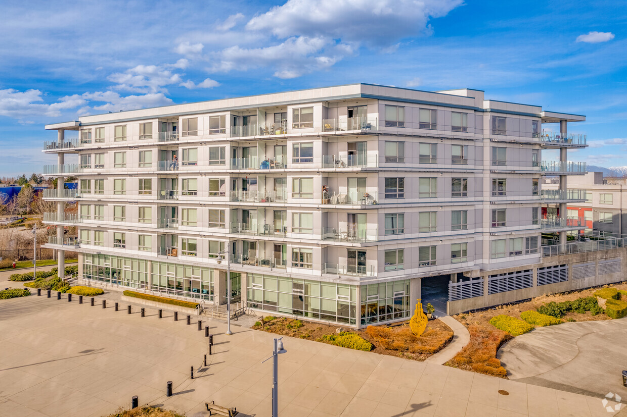 Primary Photo - Riverport Flats R5