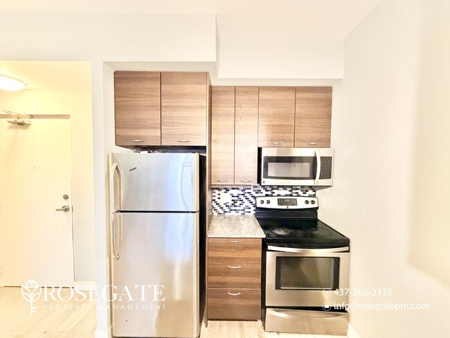 Building Photo - Waterloo 1-Bedroom | Parking Included | Internet Included