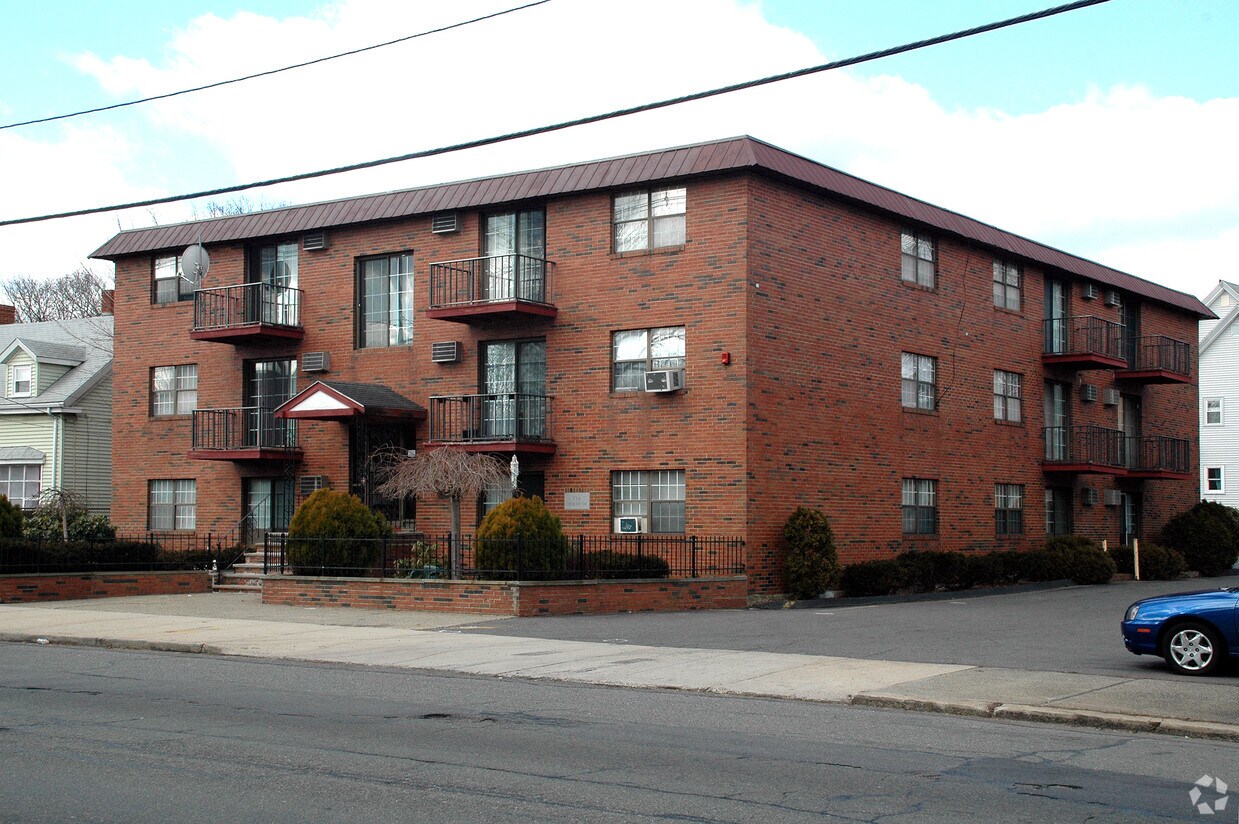 Foto principal - 137-139 Western Ave
