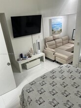 Building Photo - 246 Poinciana Island Dr