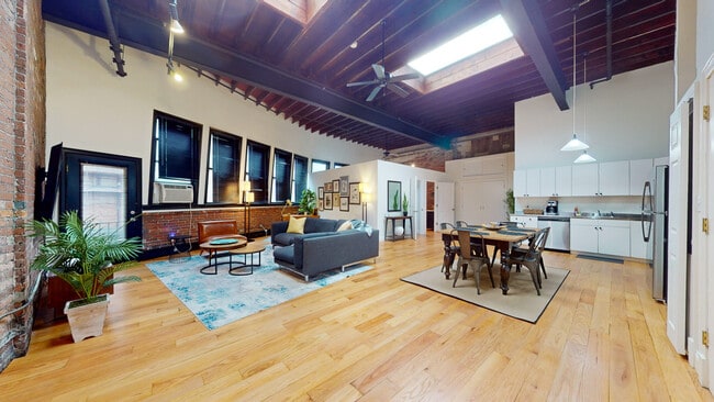 Building Photo - 19 Stanhope St