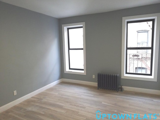 Building Photo - 837 E 22nd St