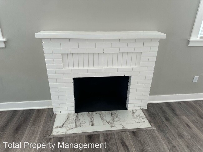 Building Photo - 3 br, 2 bath House - 625 E. Kern Ave.