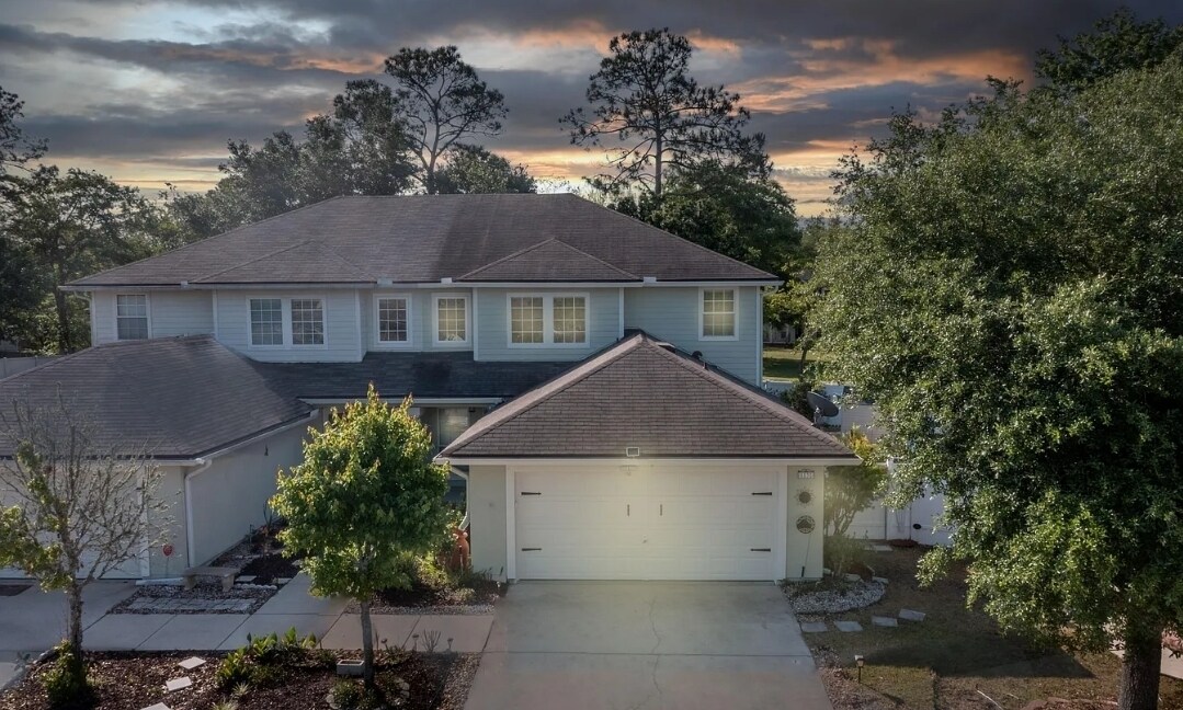 Foto principal - 8535 Julia Marie Cir