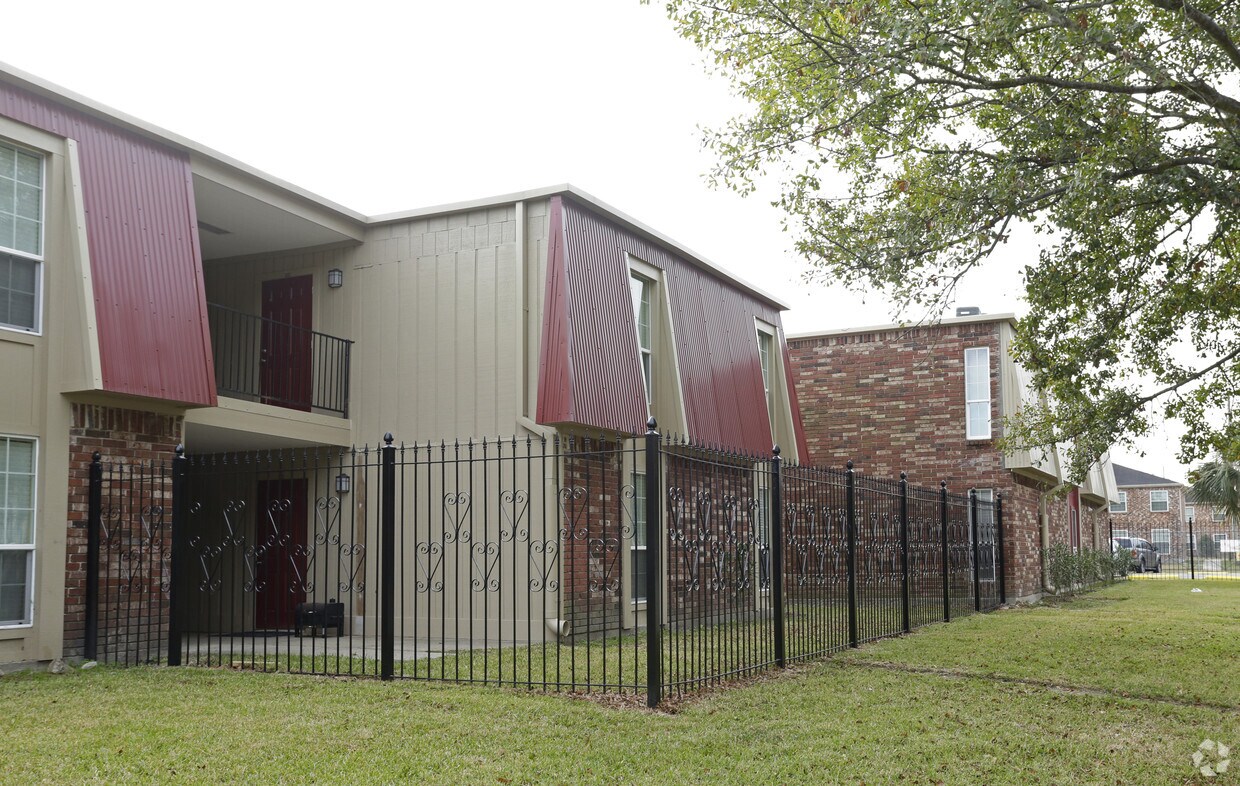 Whispering Palms Apartments Apartments 3400 Garden Oaks Dr New Orleans, LA