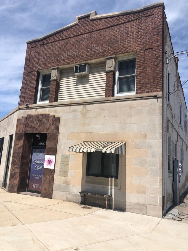 Primary Photo - 10502 Northwestern Ave