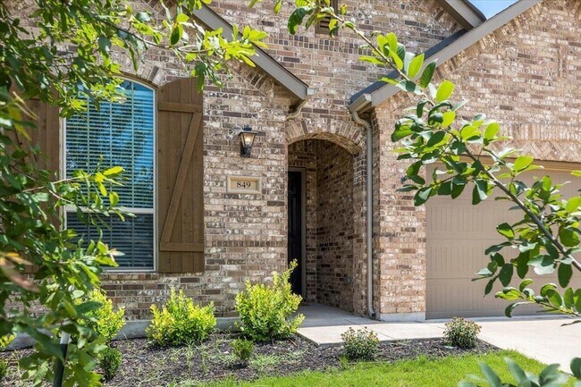 Building Photo - 849 Whitetail Dr