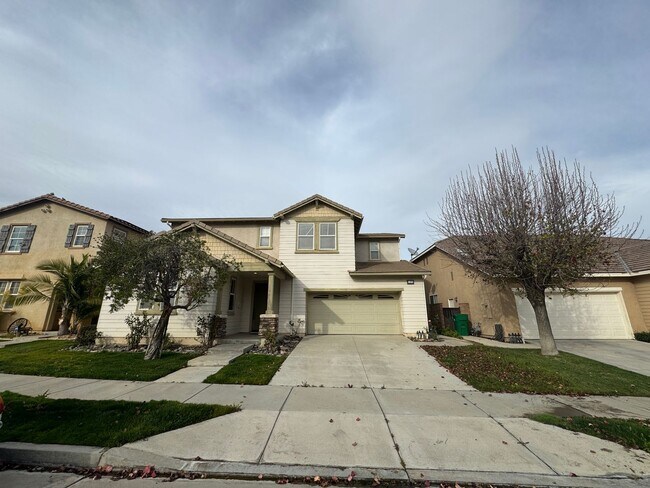Foto del edificio - 6 bedroom 4.5 baths in Corona CA