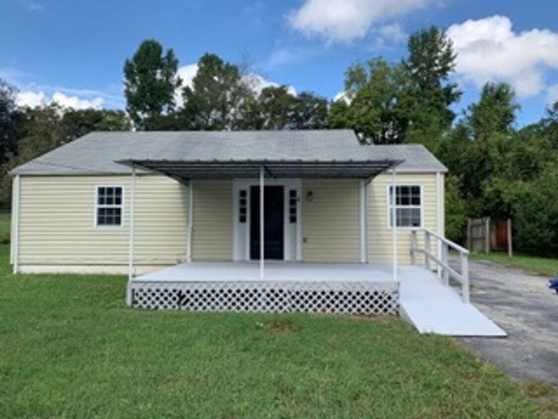 Primary Photo - 3/ 2 Home for Rent
