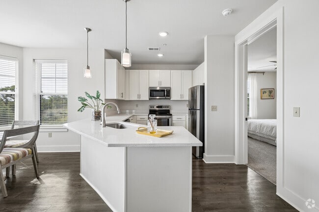 2BR, 2BA - 1,312SF - Kitchen - Cornerstone Apartments