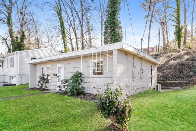 Building Photo - 238 Bond St