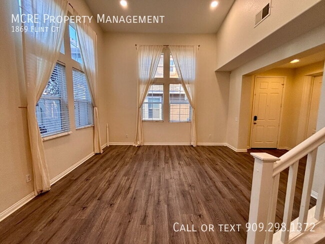 Foto del edificio - 1869 Flint Ct