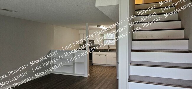 Photo - 1640 Keeble St House