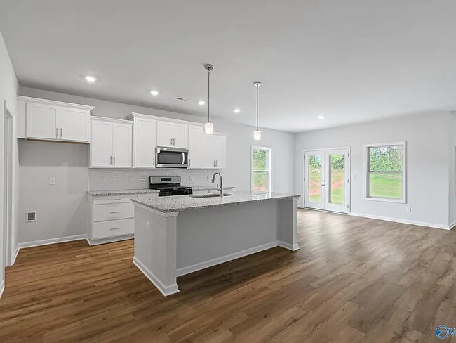 Cocina - 104 Striker Ln