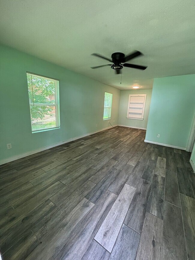 Foto del edificio - Beautifully Remodeled 2 Bedroom Home