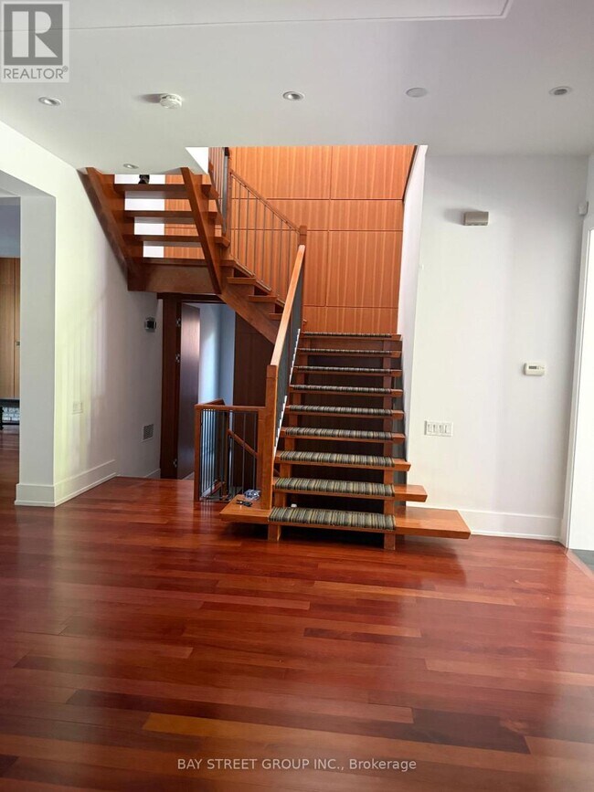Photo du bâtiment - 158 Munro Blvd