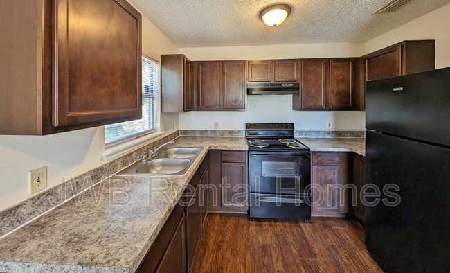 Building Photo - 1747 W 42nd St