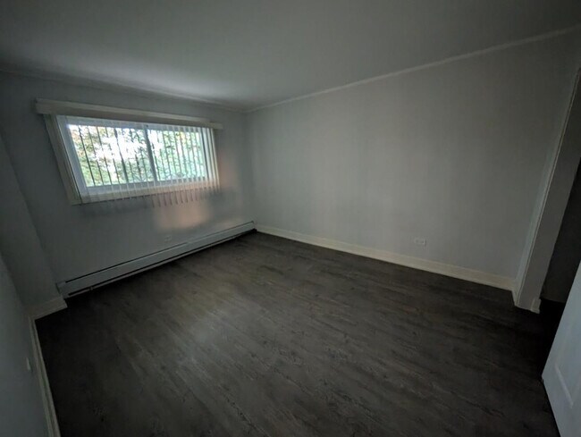 Foto del edificio - 7840 W 103rd St