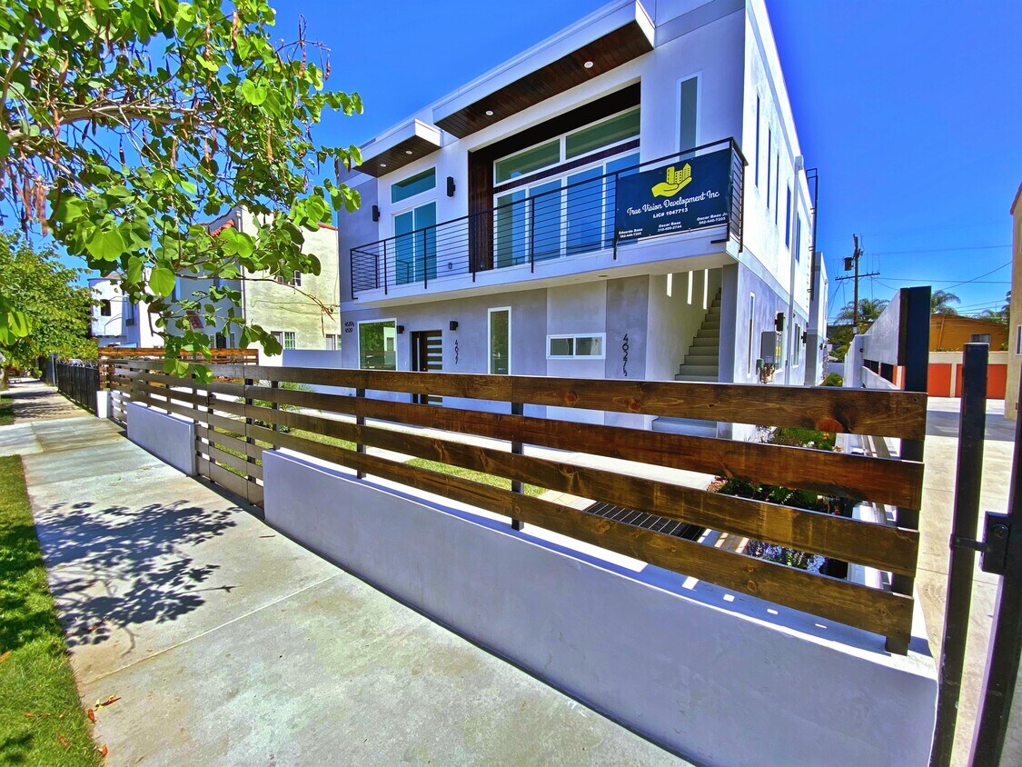 4627 W 18th St Unit 4629 1/2, Los Angeles, CA 90019 Apartment for