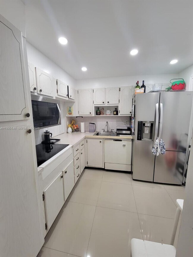 Foto del edificio - 1825 S Ocean Dr