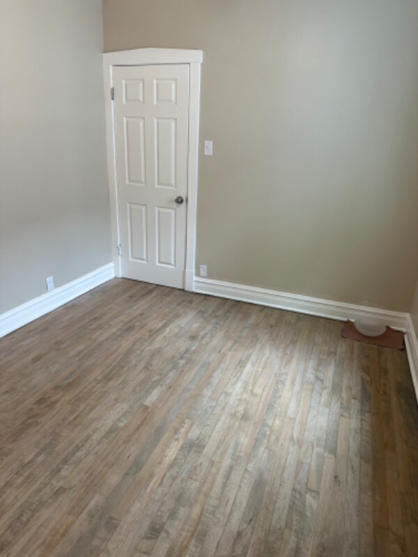 Foto del edificio - 5204 N Ludlam Ave