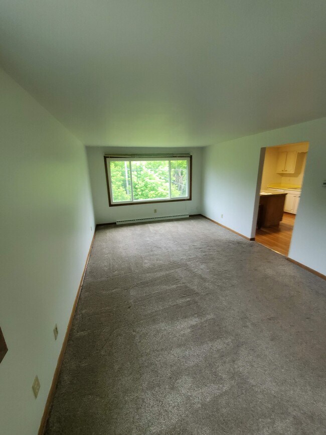 Foto del edificio - Cozy 2 bedroom upper unit in Racine