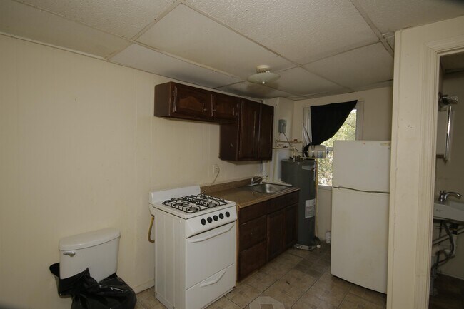 Building Photo - 508 E Patapsco Ave