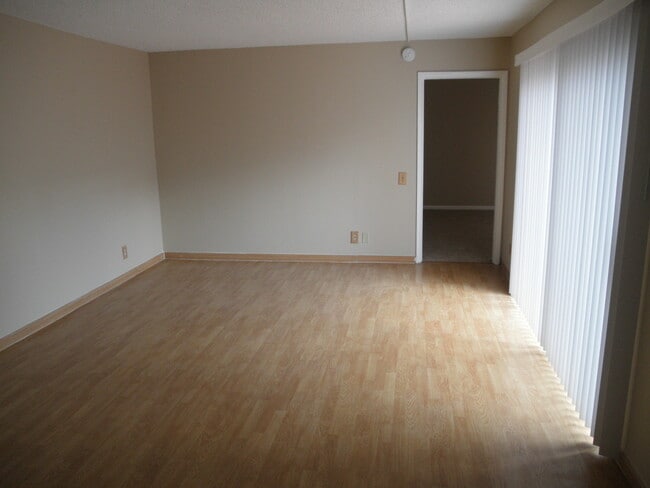 Building Photo - Waterview Estates