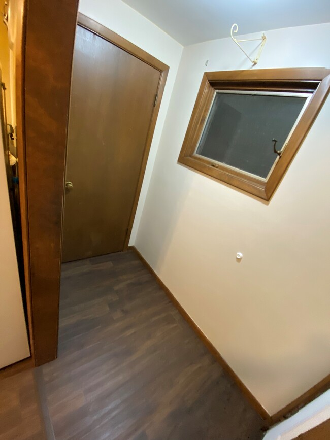 Building Photo - 21 Sandstone Dr