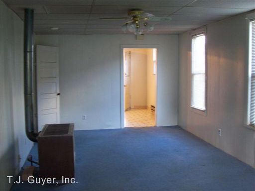 Building Photo - 2 br, 1 bath House - 455 SW Cascade