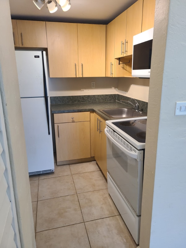 Photo - 8607 SW 68th Ct Apartment