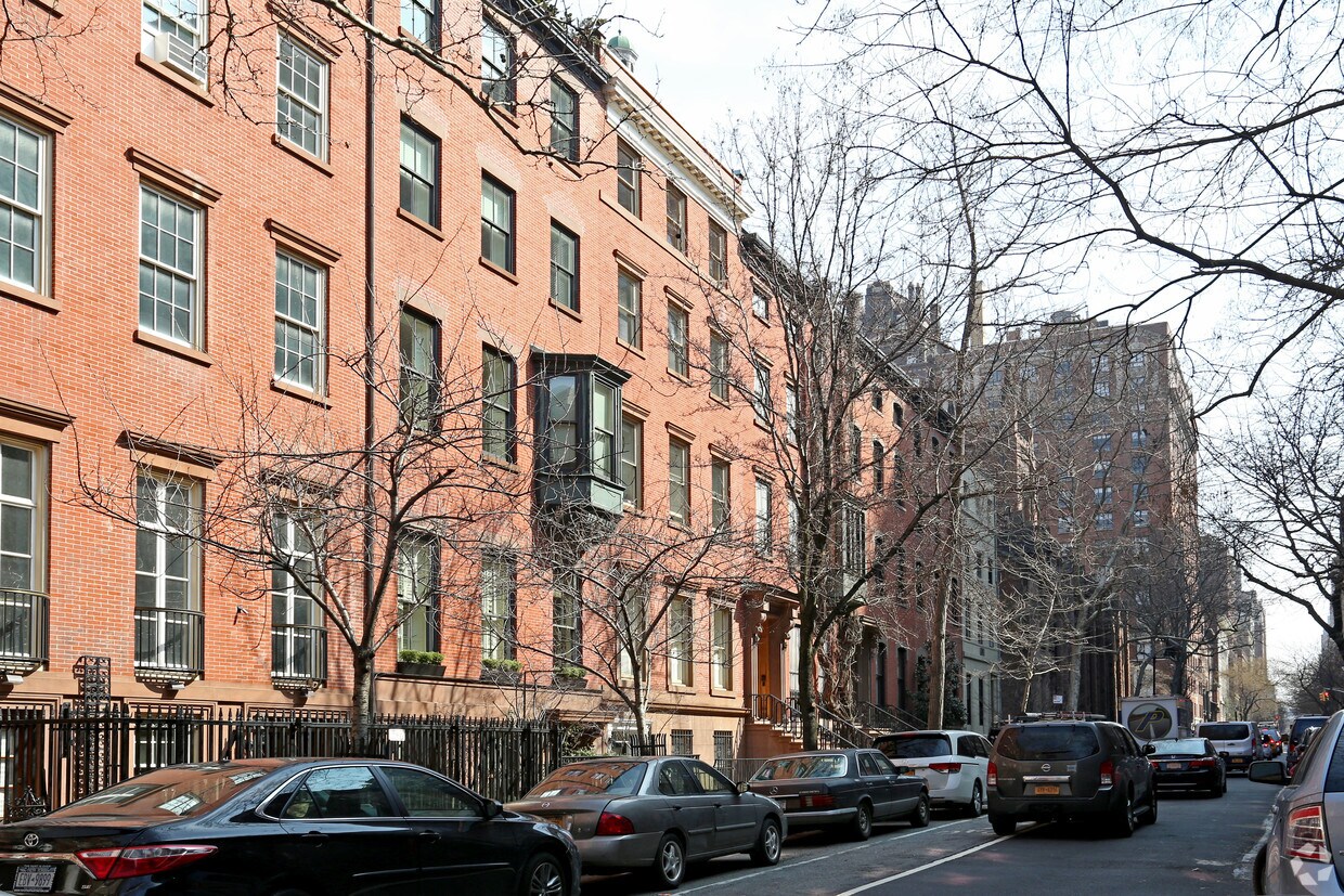 Primary Photo - 17 W 10th St