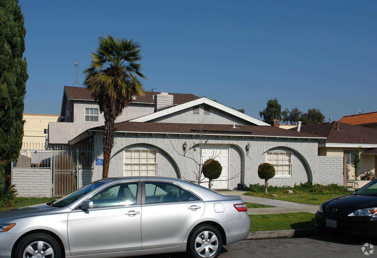 Primary Photo - 4331 Green Ave